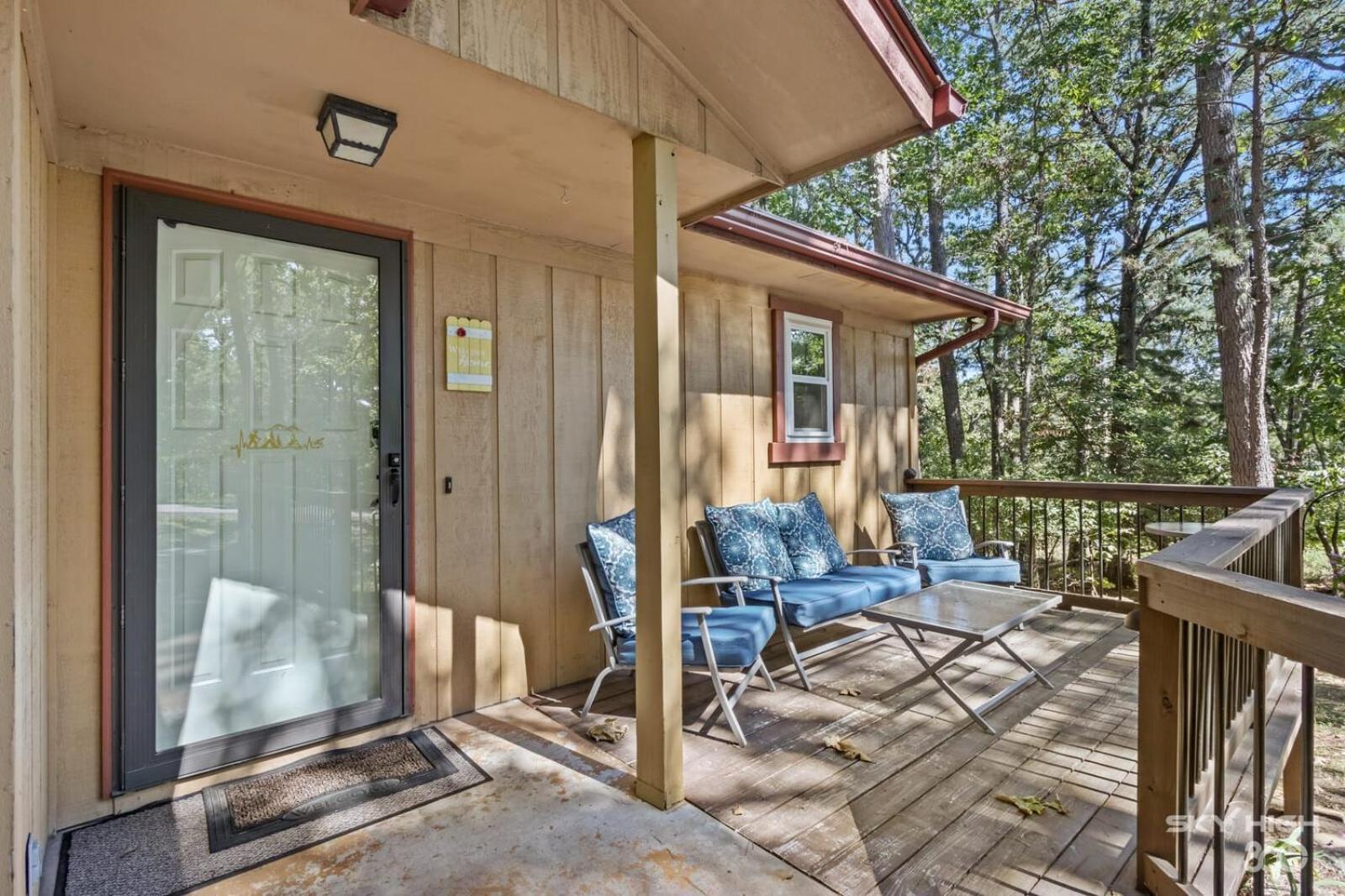 Wooded, Quiet Cottage, Very Close To The Back 40 Bella Vista Exterior photo